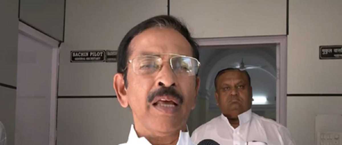 बंगाल कांग्रेस अध्यक्ष शुभंकर सरकार ने शिक्षक नौकरी विवाद पर उठाए सवाल